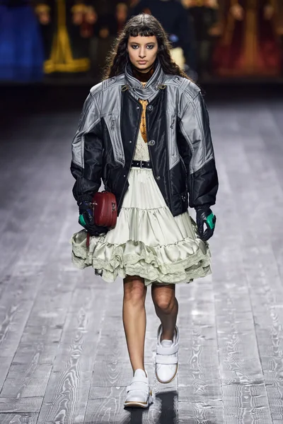 Look 13